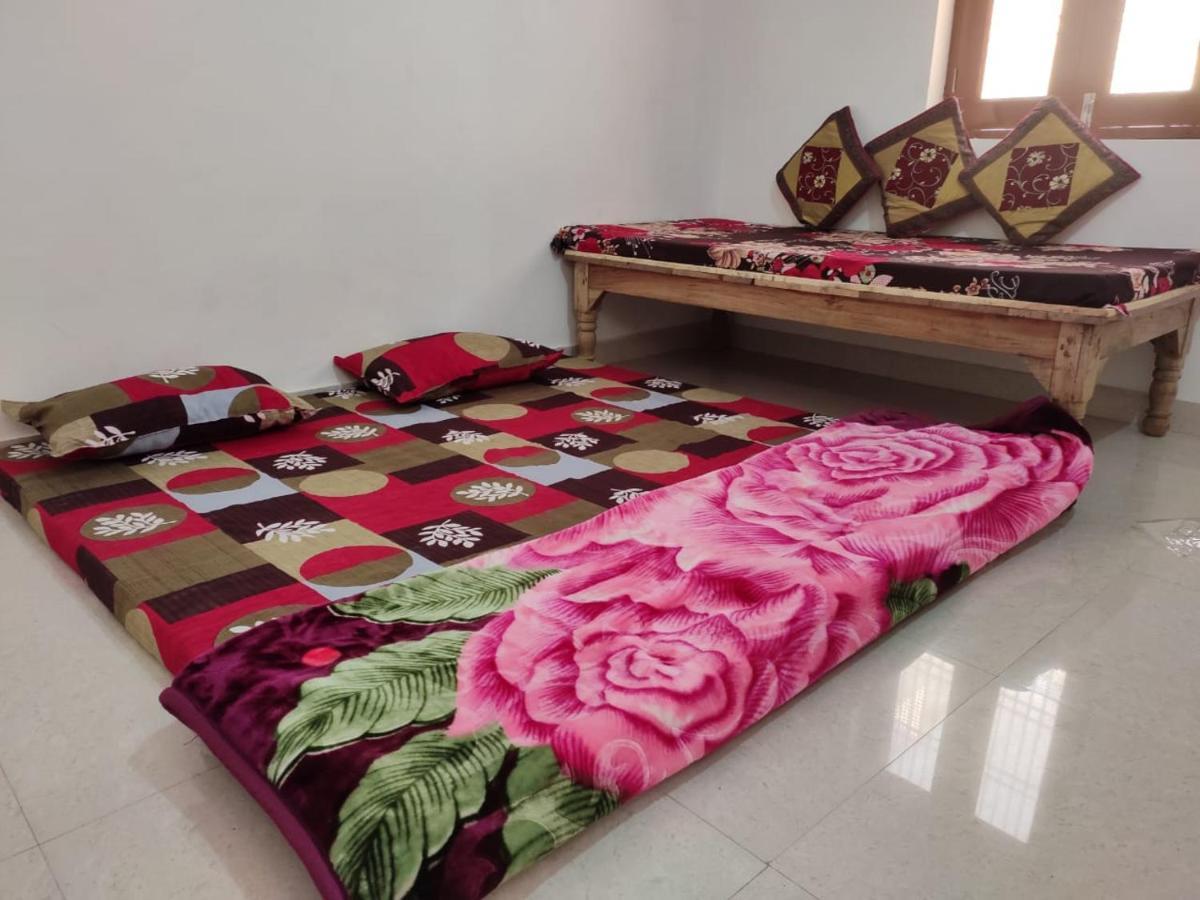 Nidhivan Homestay Vrindavan Exterior photo